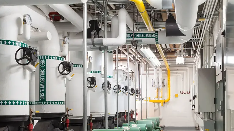 Pressurized pipes with wheels