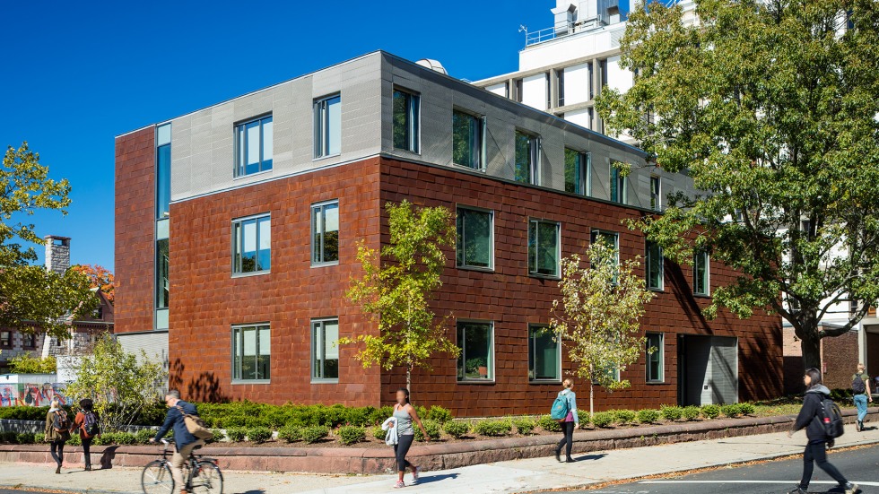 Corner building